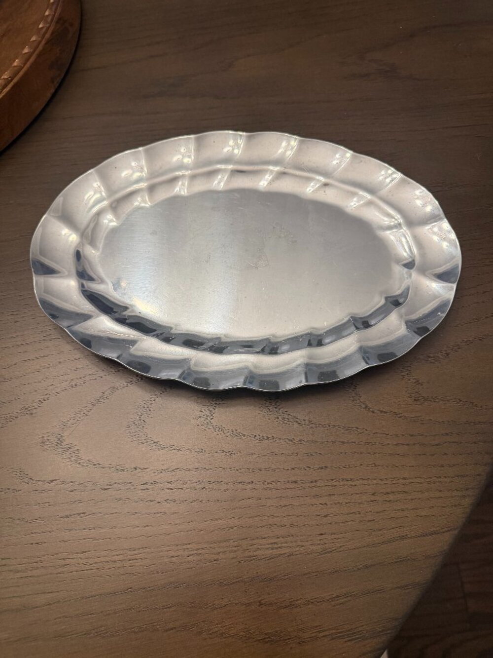 Wilton Armetale small oval silver-tone platter with scalloped edge